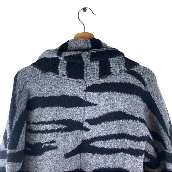 Anthropologie Moth Basel Zebra Print Longline Cardigan Sweater Size Medium - Picture 10 of 12